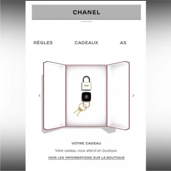 Chanel Black & Gold Keychain Pad Lock - Picture 2 of 7